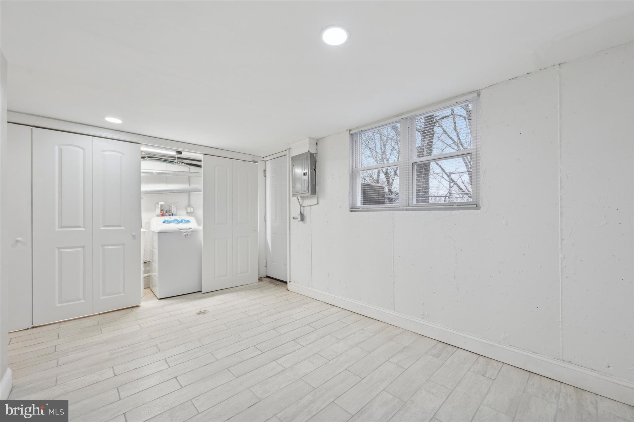 7533 Wheeler Street Philadelphia, PA 19153 - Photo 40 of 50 a view of an empty room with a window