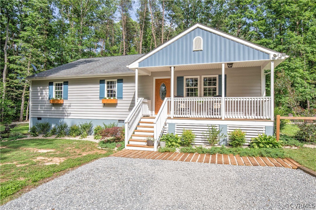 1934 Bumpass Road Bumpass, VA 23024 - Photo 2 of 43 The Craftsman style is so appealing! Love that fr
