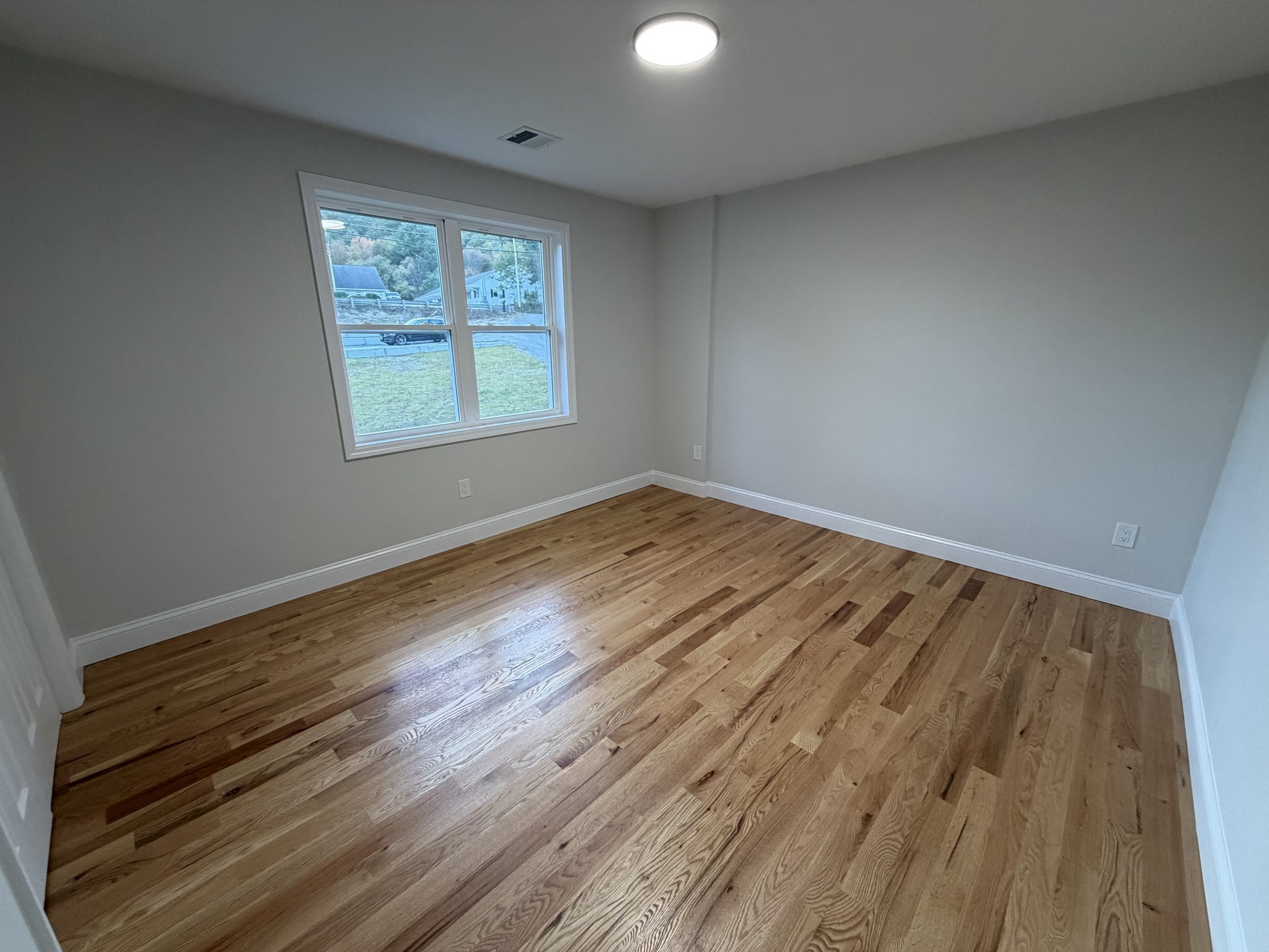 190 Southbridge Road Dudley, MA 01571 - Photo 5 of 33 Gallery Image 5