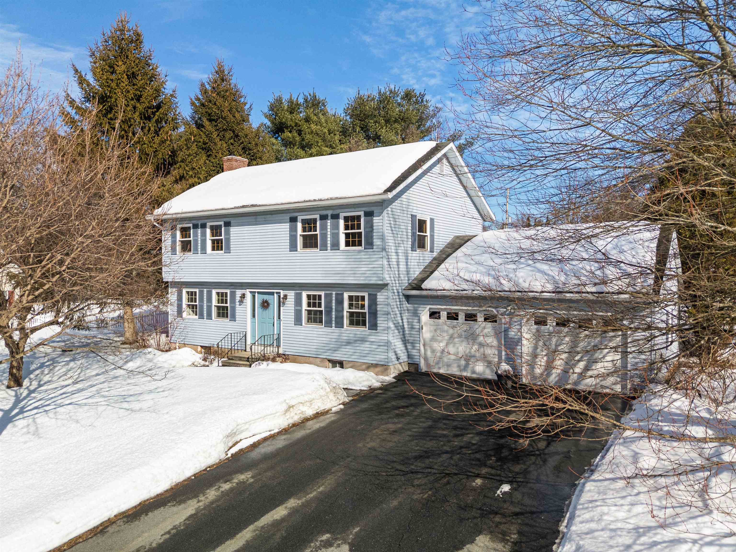 192 Cross Street Hartford, VT 05001 - Photo 1 of 33