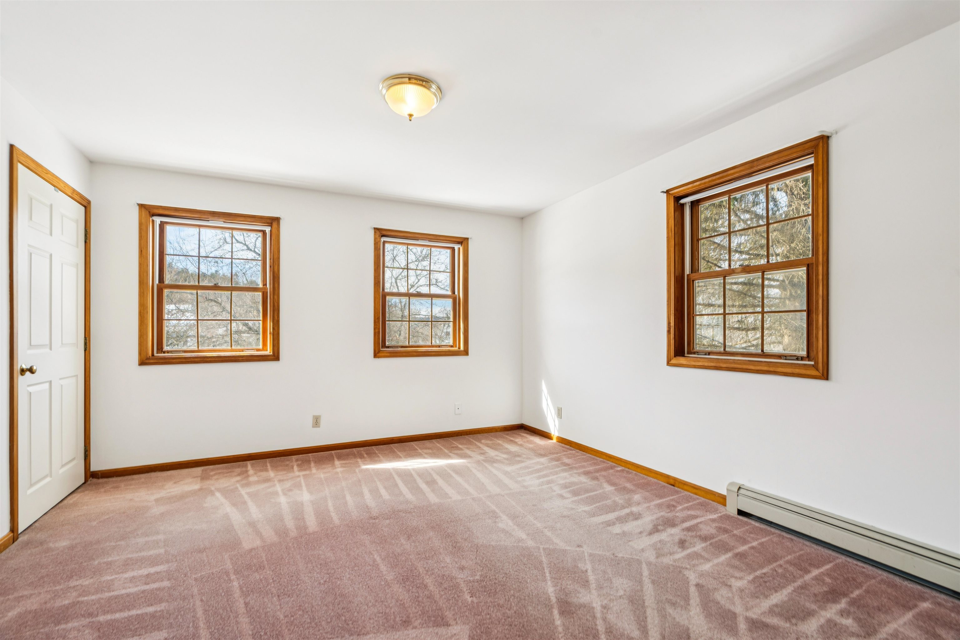 192 Cross Street Hartford, VT 05001 - Photo 20 of 33
