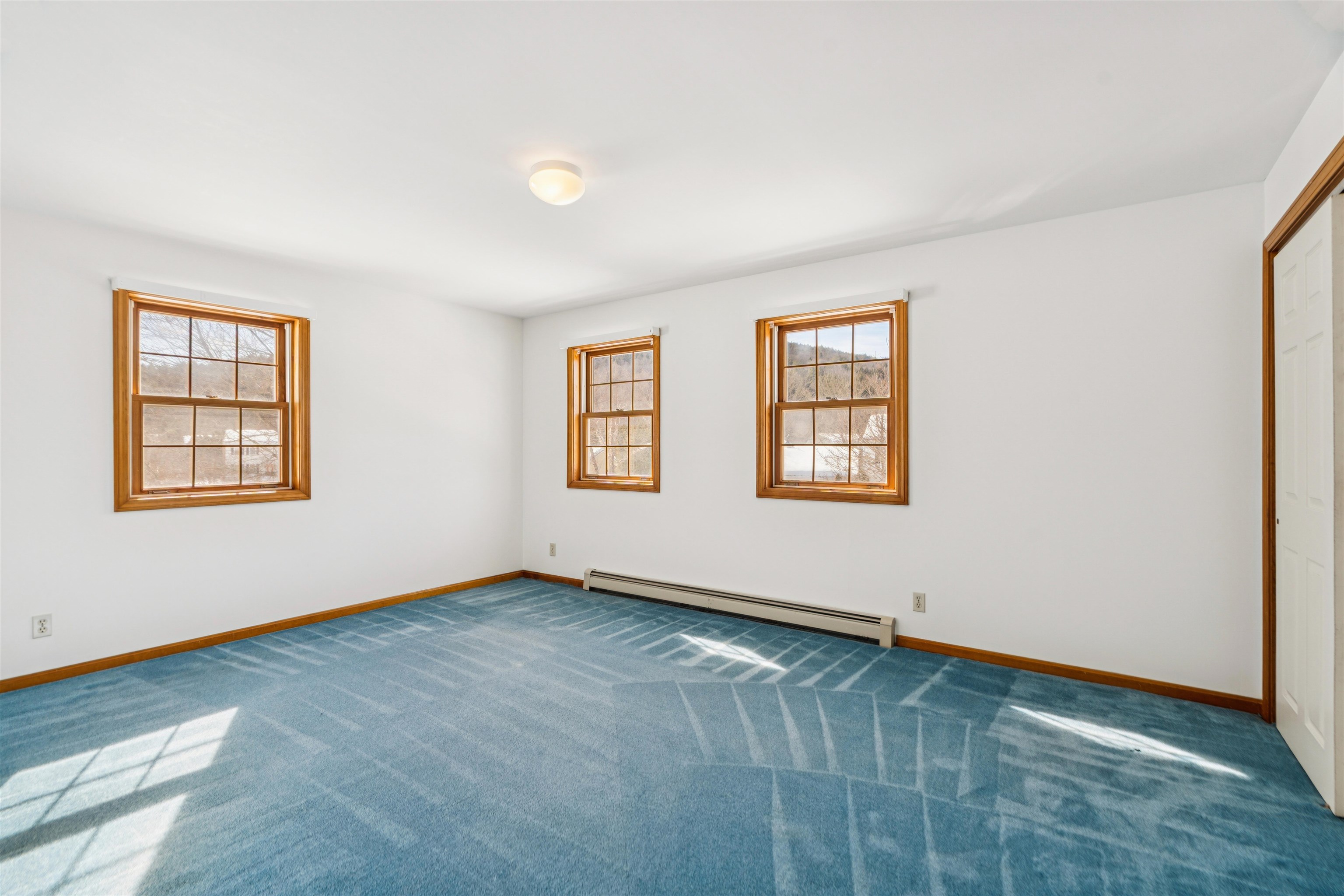192 Cross Street Hartford, VT 05001 - Photo 22 of 33