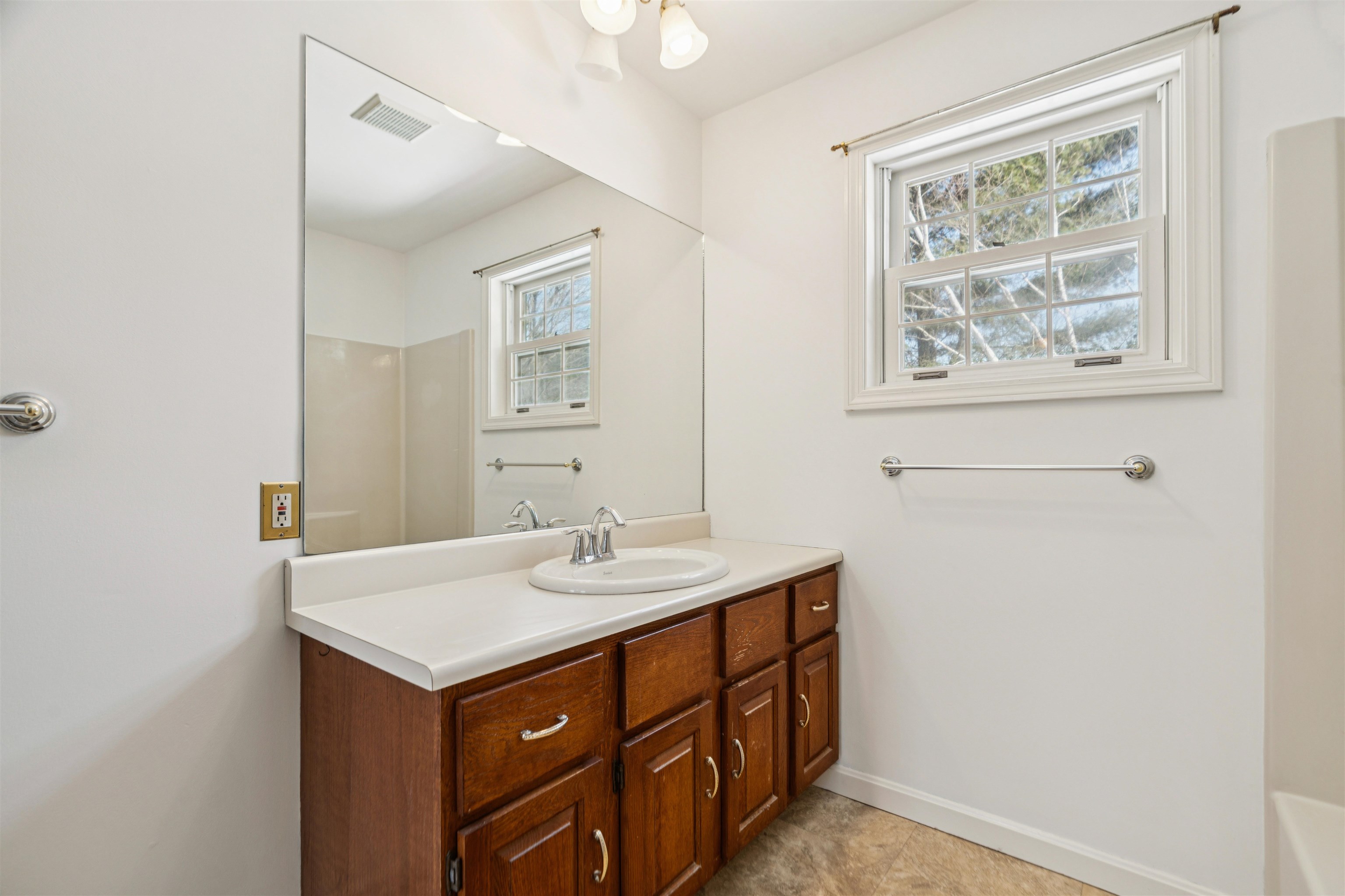192 Cross Street Hartford, VT 05001 - Photo 26 of 33