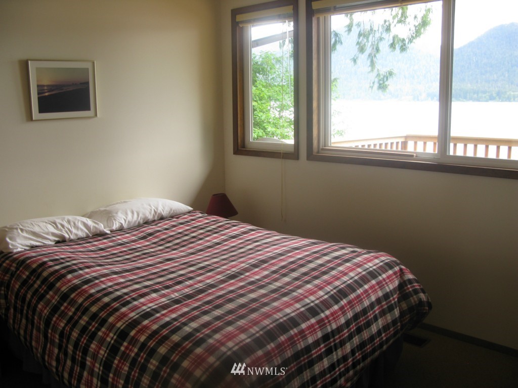 102 Shari Lane Amanda Park, WA 98526 - Photo 7 of 15