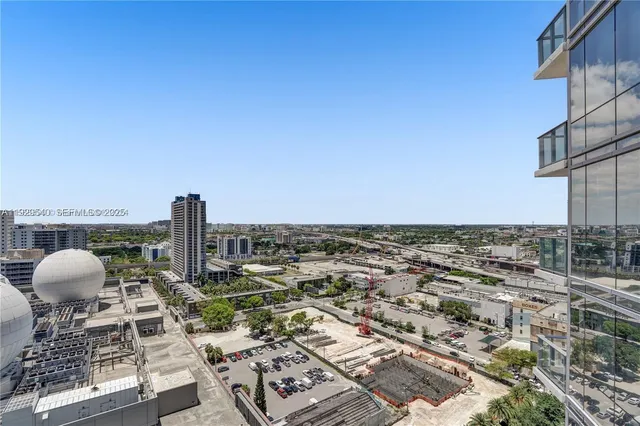 $4,500 | 851 Northeast 1st Avenue, Unit 1202, Miami, FL 33132