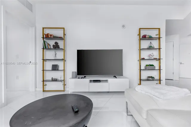 $4,500 | 851 Northeast 1st Avenue, Unit 1202, Miami, FL 33132