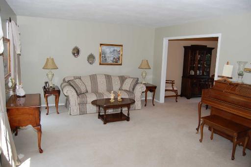 967 Lewis Road Geneva, IL 60134 - Photo 3 of 16