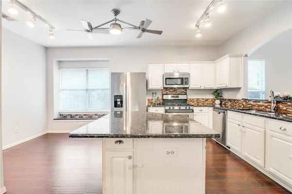 $425,000 | 1941 Random Oaks Drive, Rockwall, TX 75087