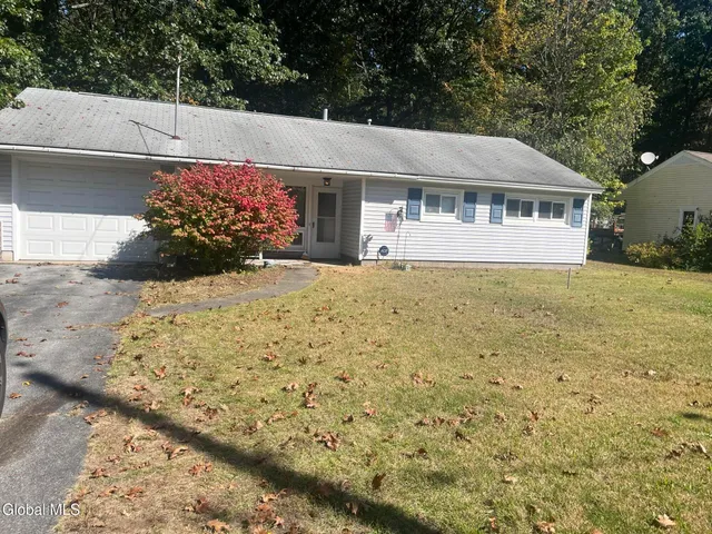 $170,000 | 11 Fairview Lane, Kingsbury, NY 12839