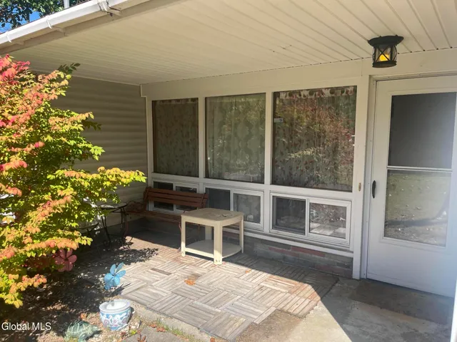 $170,000 | 11 Fairview Lane, Kingsbury, NY 12839