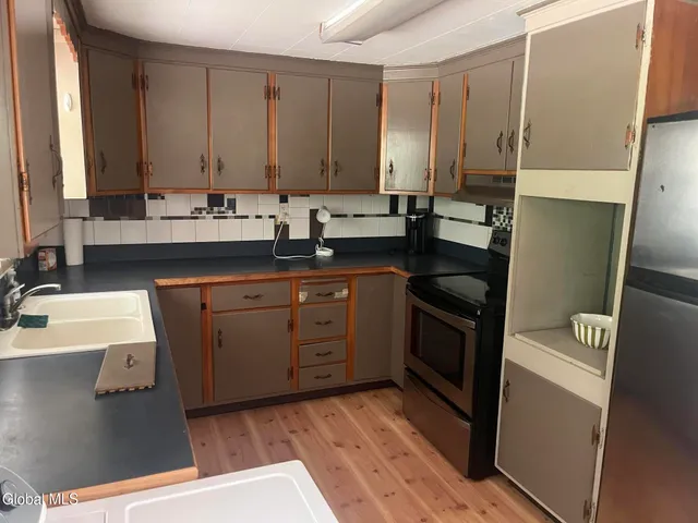 $170,000 | 11 Fairview Lane, Kingsbury, NY 12839