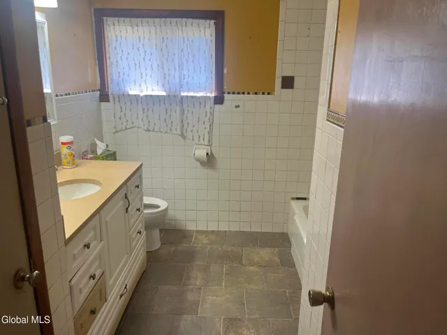 $170,000 | 11 Fairview Lane, Kingsbury, NY 12839