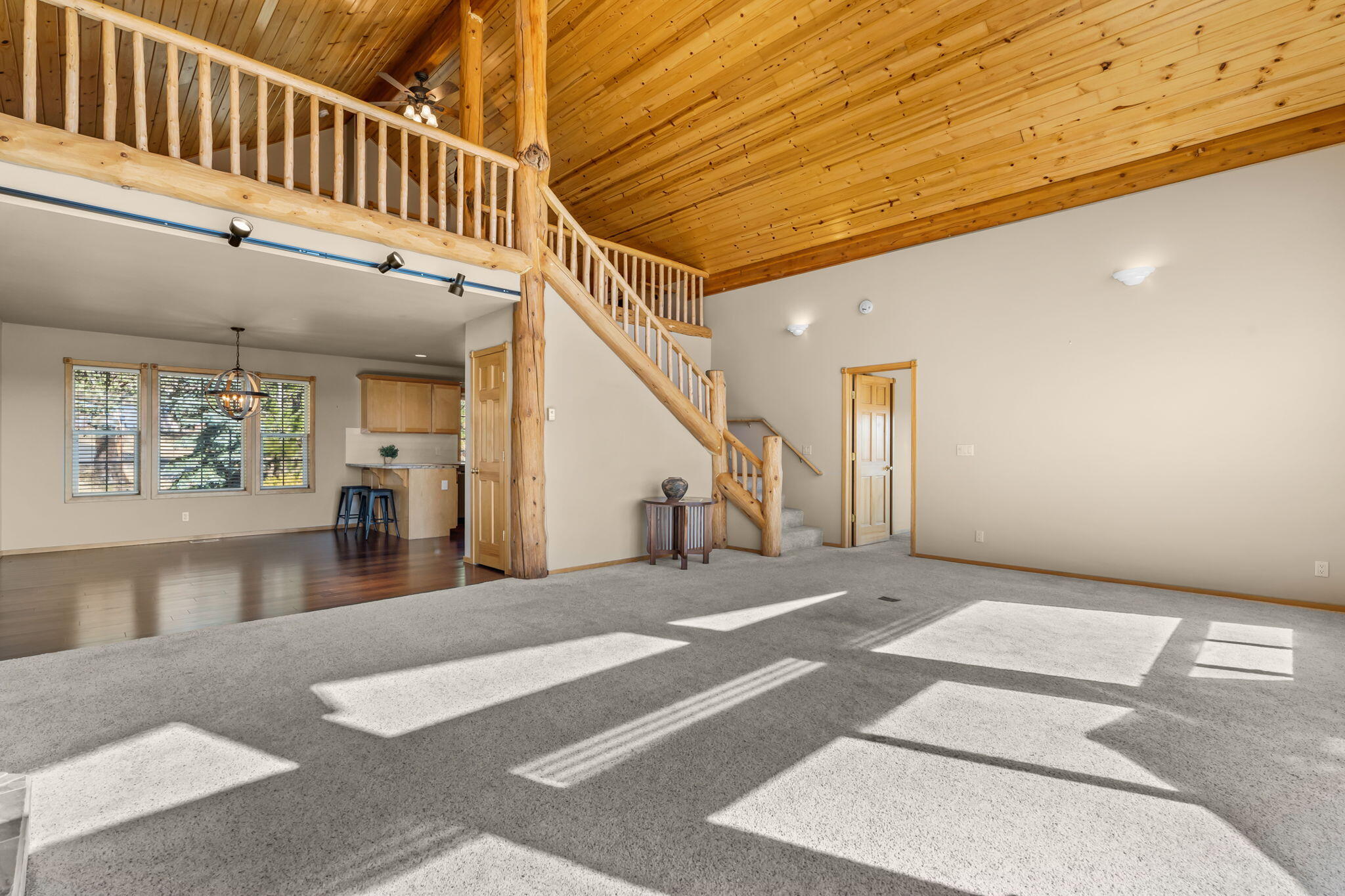 17555 Mountain View Road Sisters, OR 97759 - Photo 11 of 50 Large Open Concept Livingroom