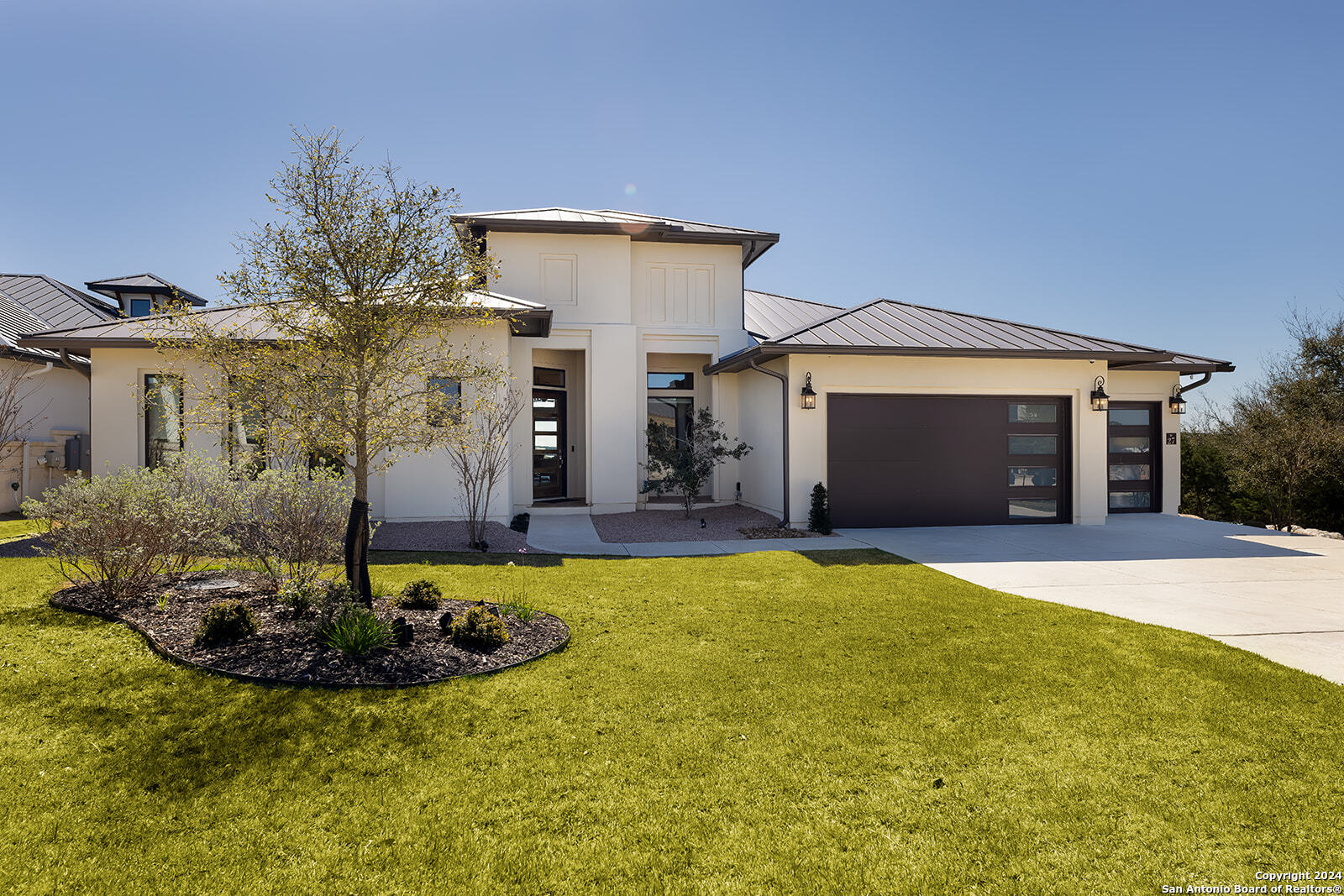 27 Mariposa Pkwy East