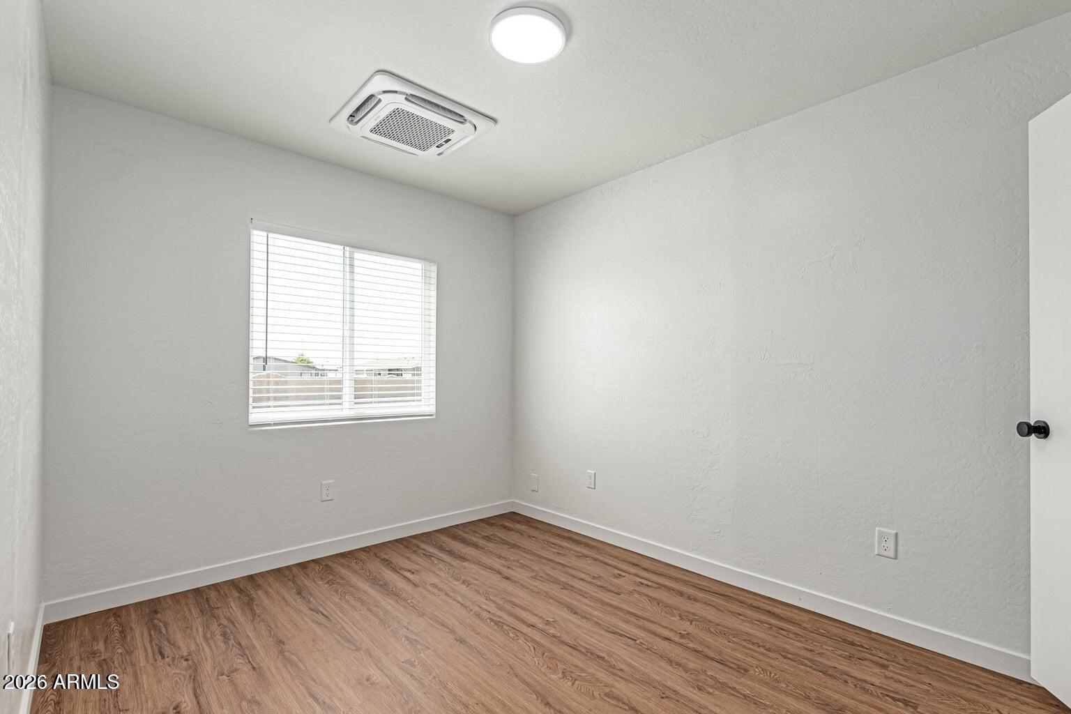 341 South Mountain Road, Unit 4 Apache Junction, AZ 85120 - Photo 8 of 12 20251021154342392848000000-o (1)