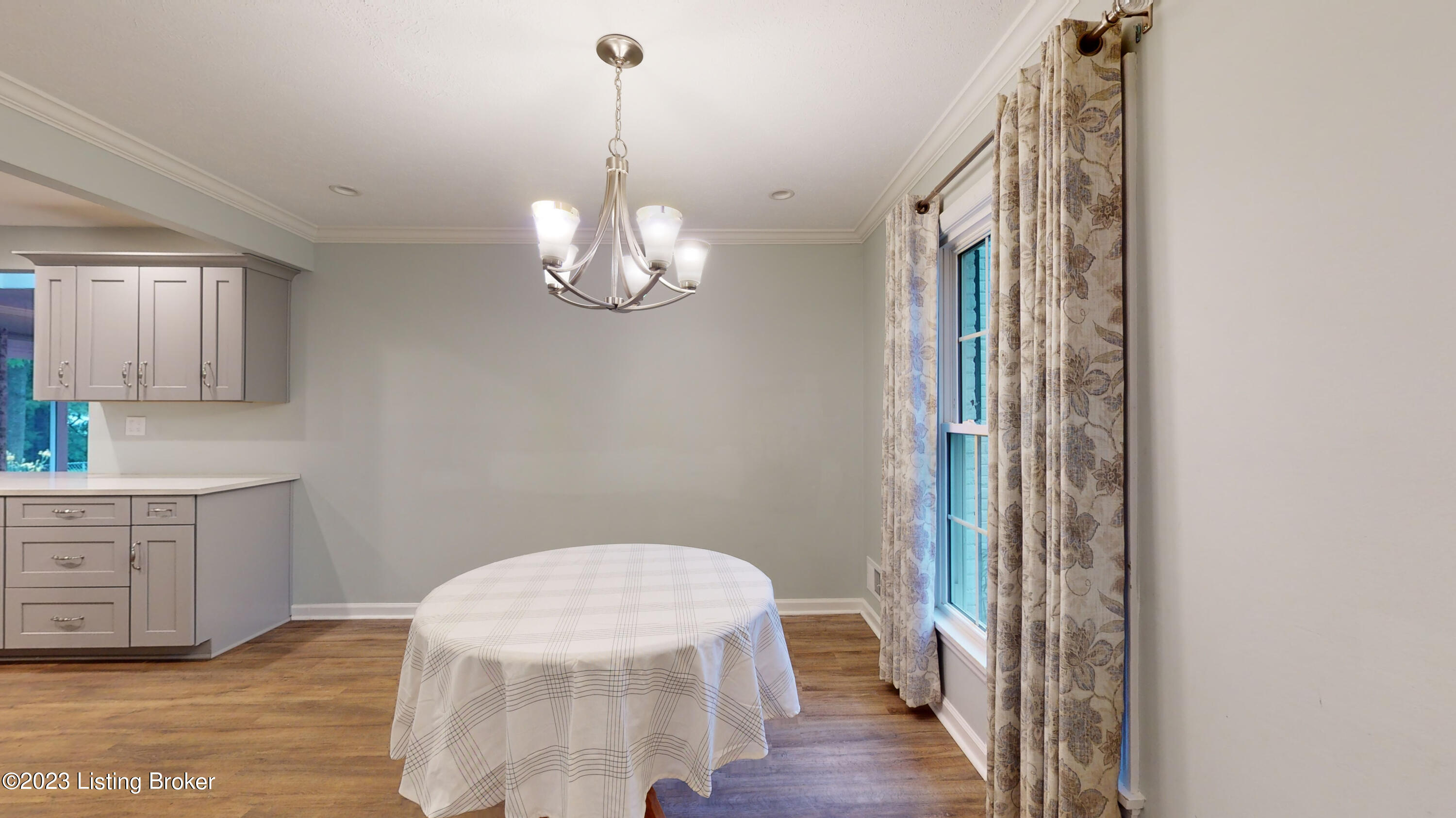 2204 Westridge Road Louisville, KY 40242 - Photo 5 of 35 2204-Westridge-05172023_095404