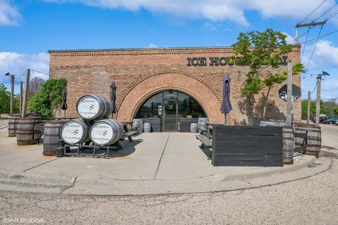 $2,995,000 | 200 Applebee Street, Barrington, IL 60010