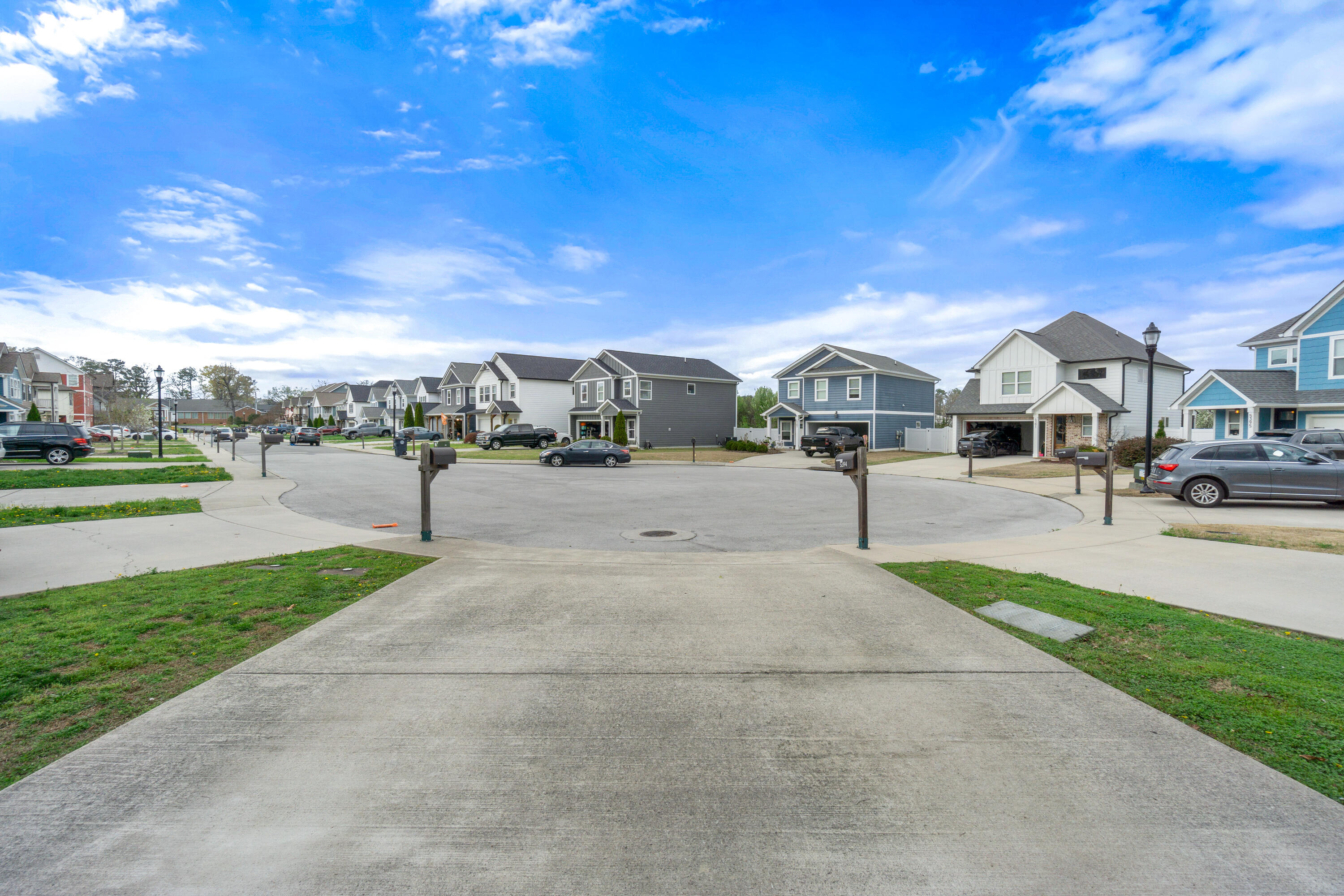 5394 Reneau Way Chattanooga, TN 37412 - Photo 28 of 36 Driveway