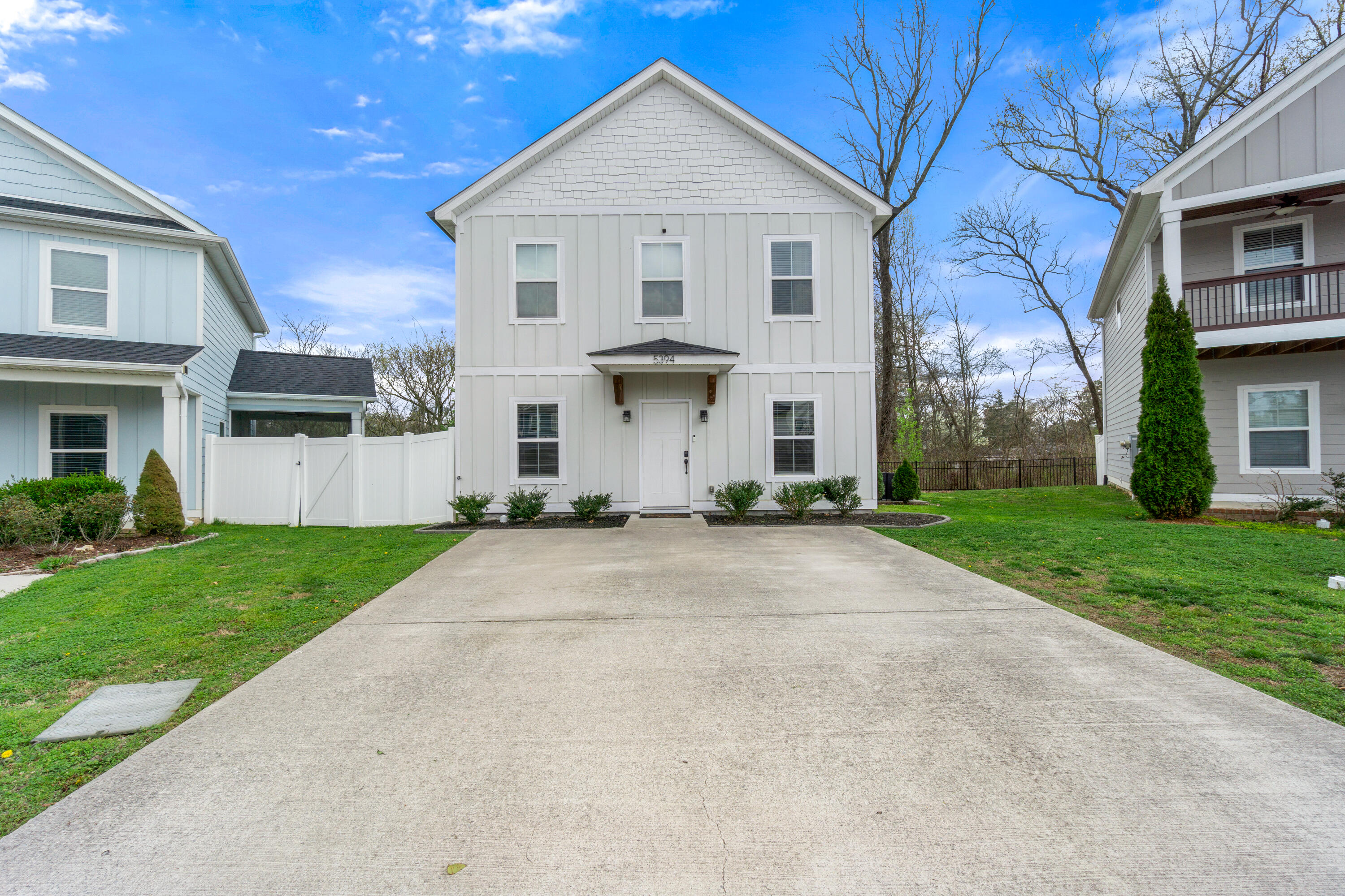 5394 Reneau Way Chattanooga, TN 37412 - Photo 3 of 36 Front Exterior