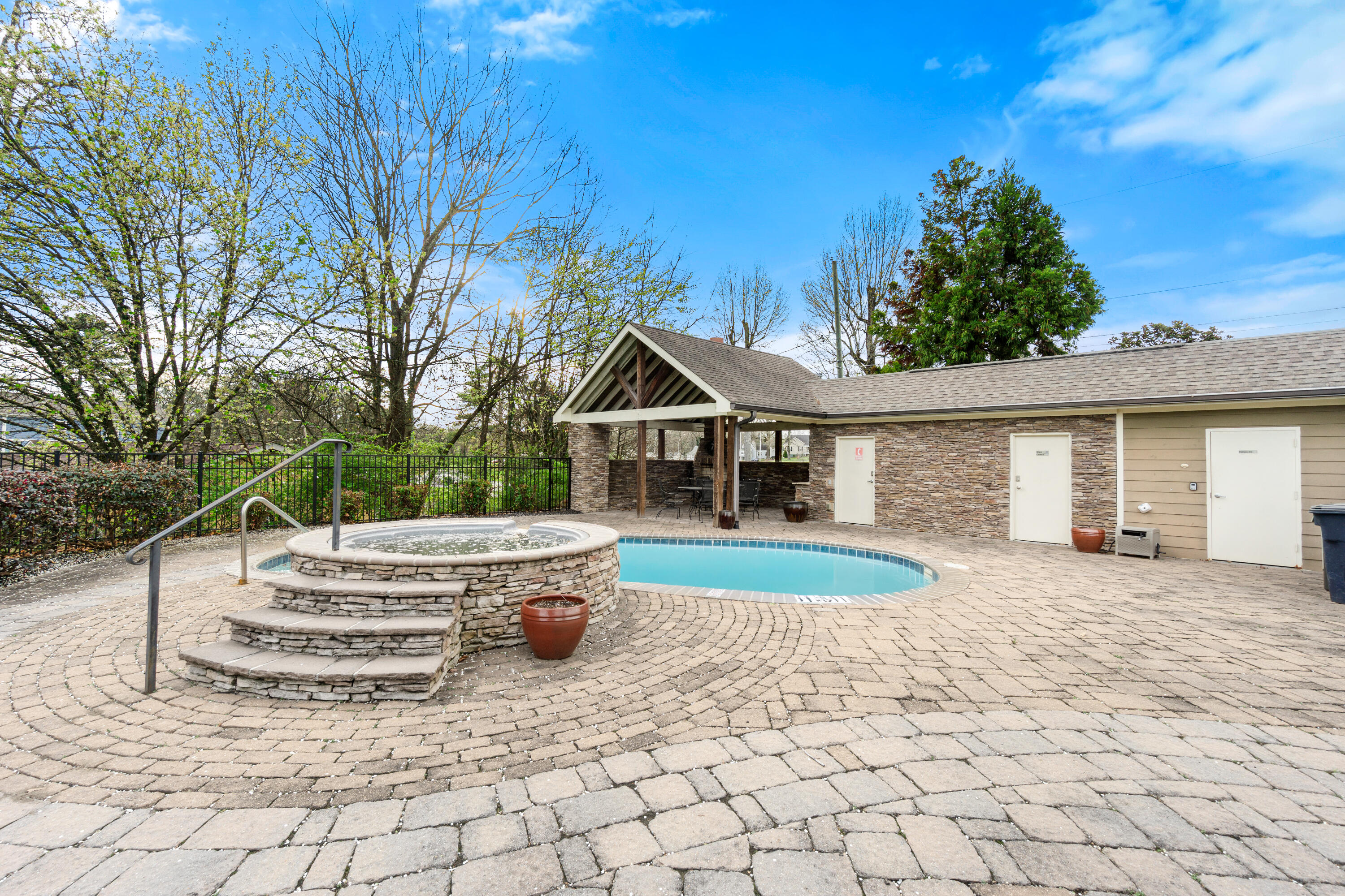5394 Reneau Way Chattanooga, TN 37412 - Photo 33 of 36 Community Pool
