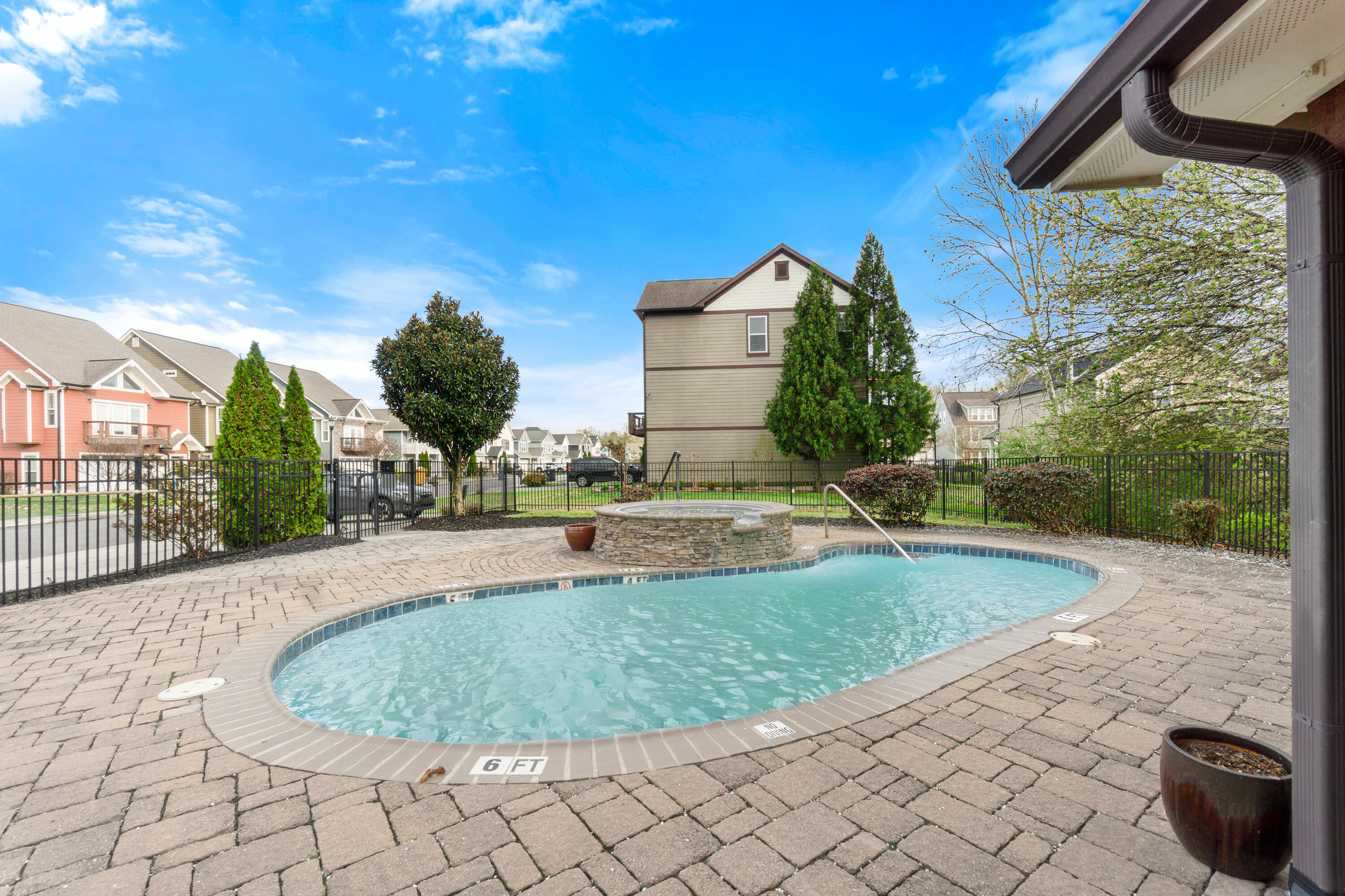 5394 Reneau Way Chattanooga, TN 37412 - Photo 35 of 36 Community Pool