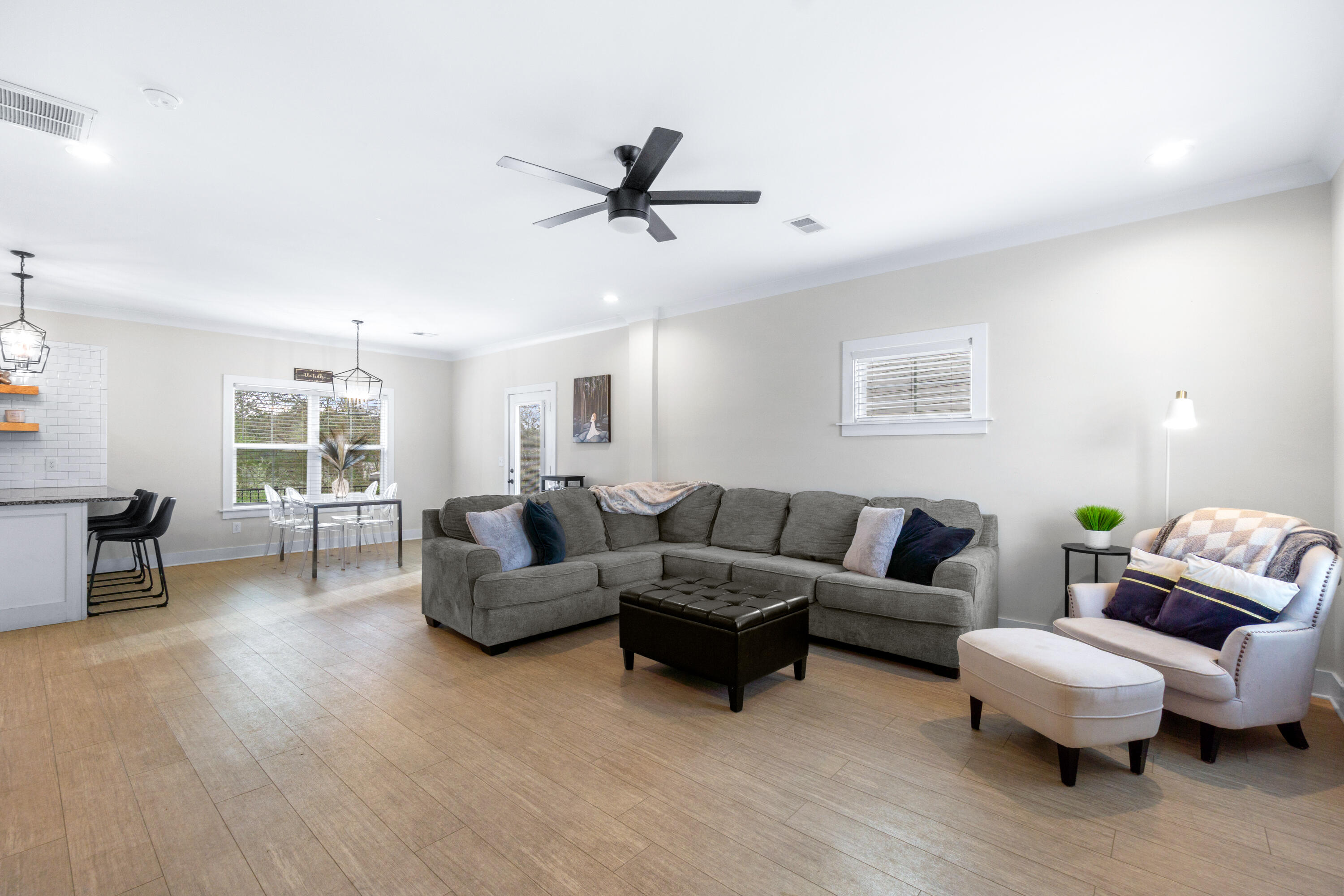 5394 Reneau Way Chattanooga, TN 37412 - Photo 5 of 36 Living Room