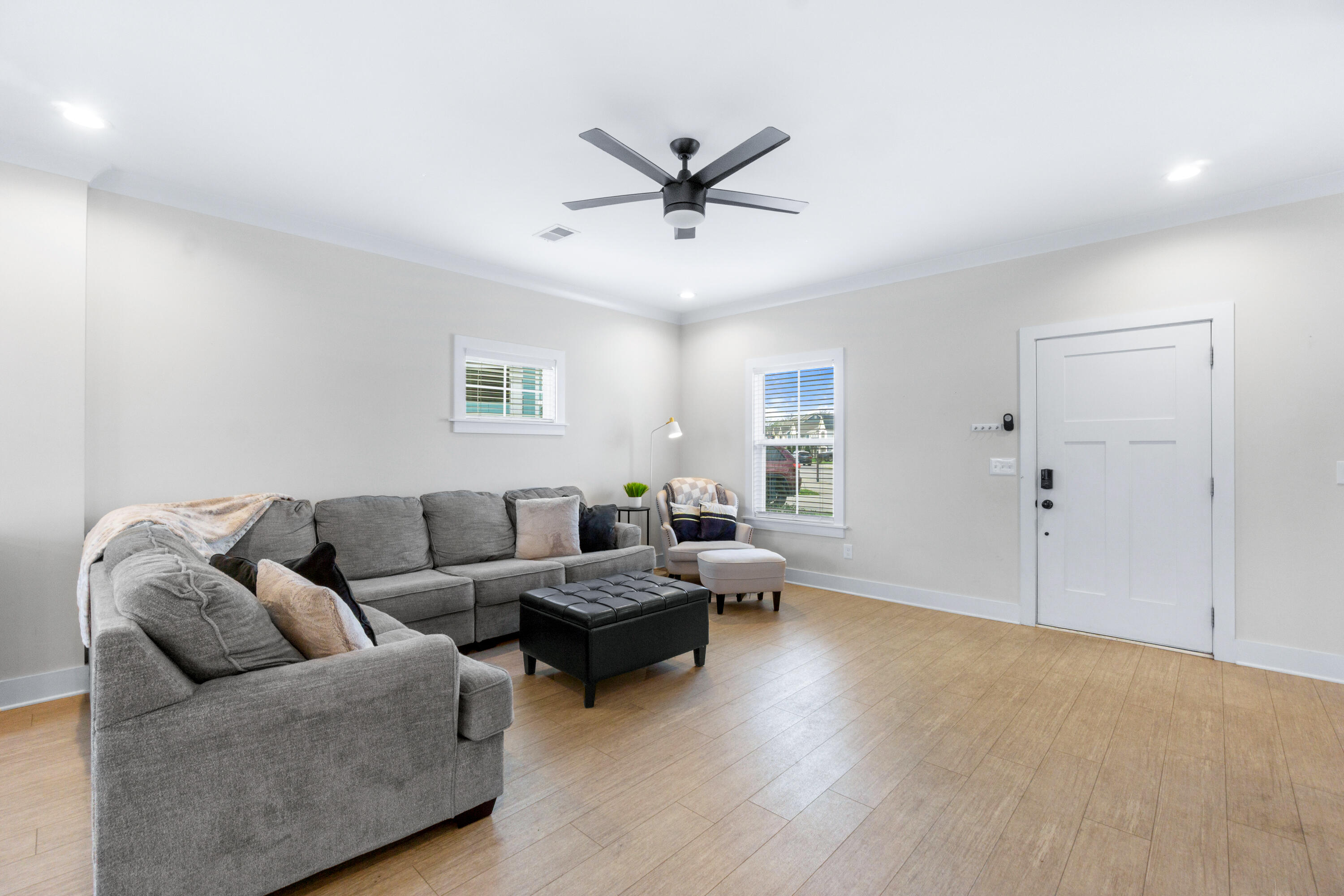 5394 Reneau Way Chattanooga, TN 37412 - Photo 7 of 36 Living Room