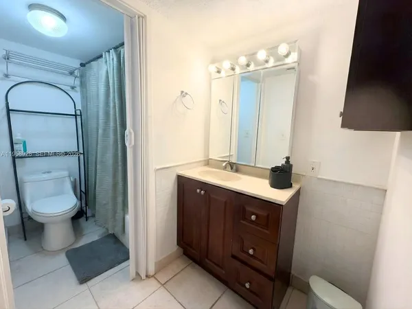 $3,000 | 17021 North Bay Road, Unit 706, Sunny Isles Beach, FL 33160
