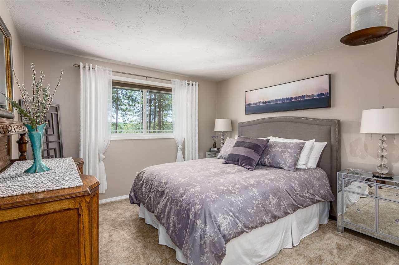 2704 East Golden Road Colbert, WA 99005 - Photo 14 of 38
