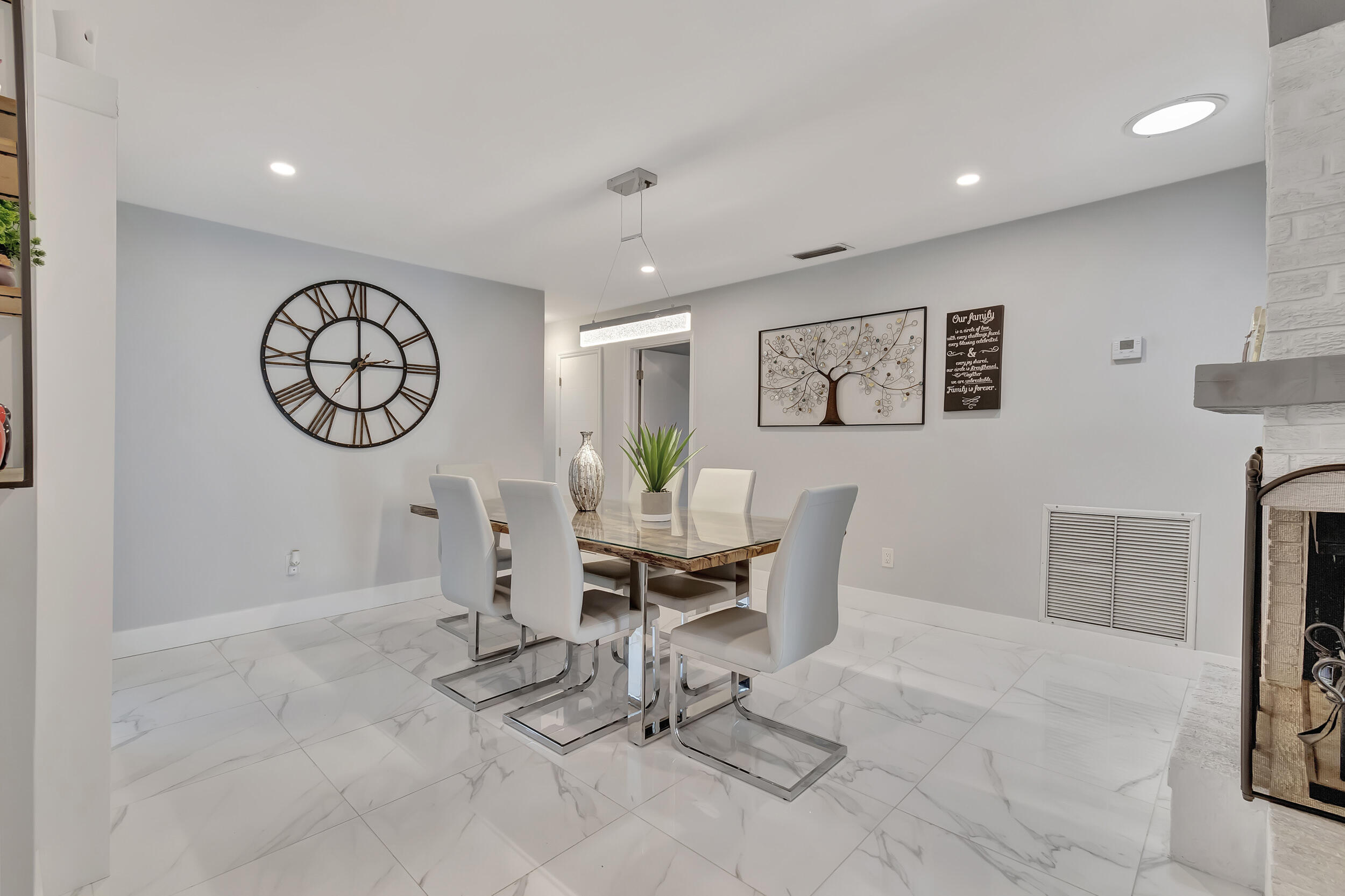 3623 Lone Pine Road Delray Beach, FL 33445 - Photo 20 of 95 Family Room