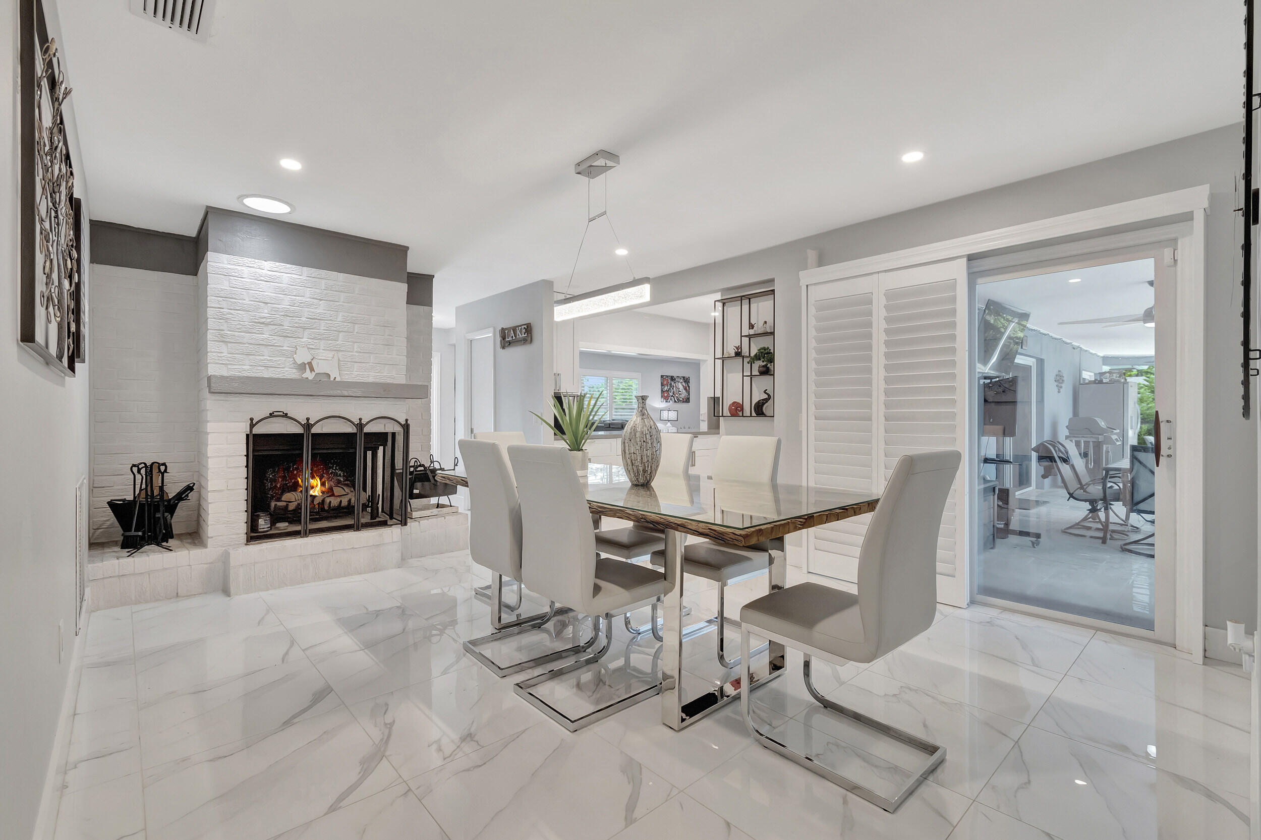 3623 Lone Pine Road Delray Beach, FL 33445 - Photo 22 of 95 Family Room