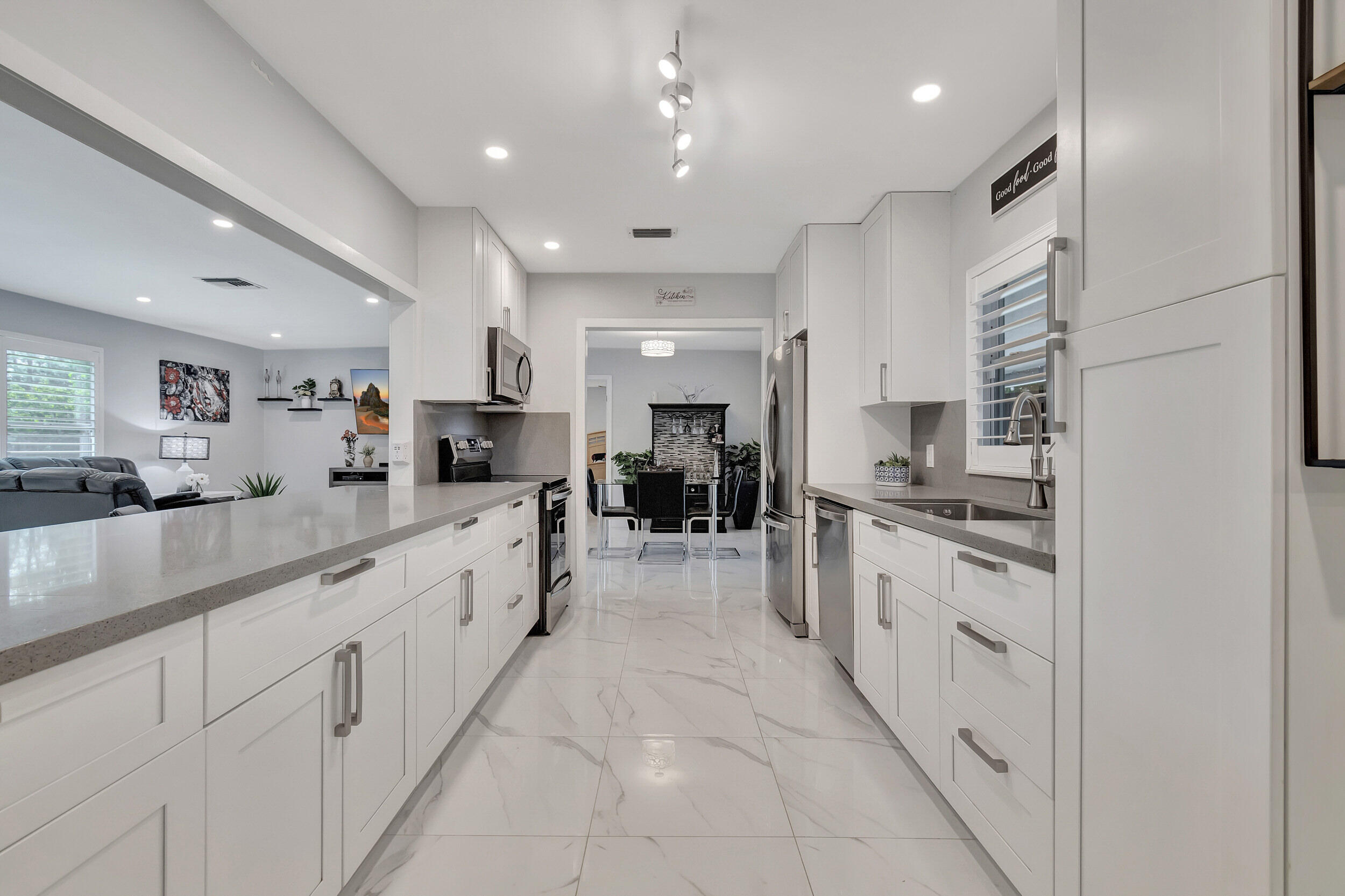 3623 Lone Pine Road Delray Beach, FL 33445 - Photo 24 of 95 Kitchen