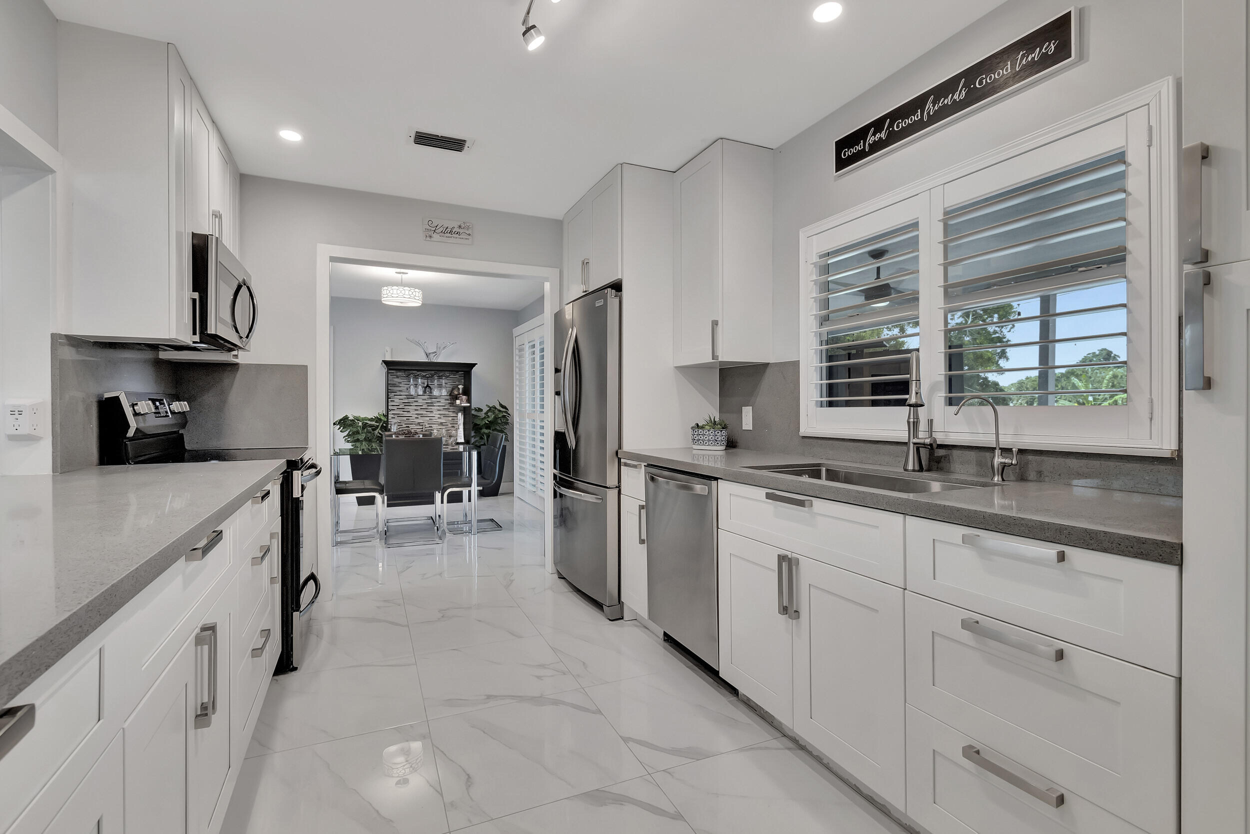 3623 Lone Pine Road Delray Beach, FL 33445 - Photo 25 of 95 Kitchen