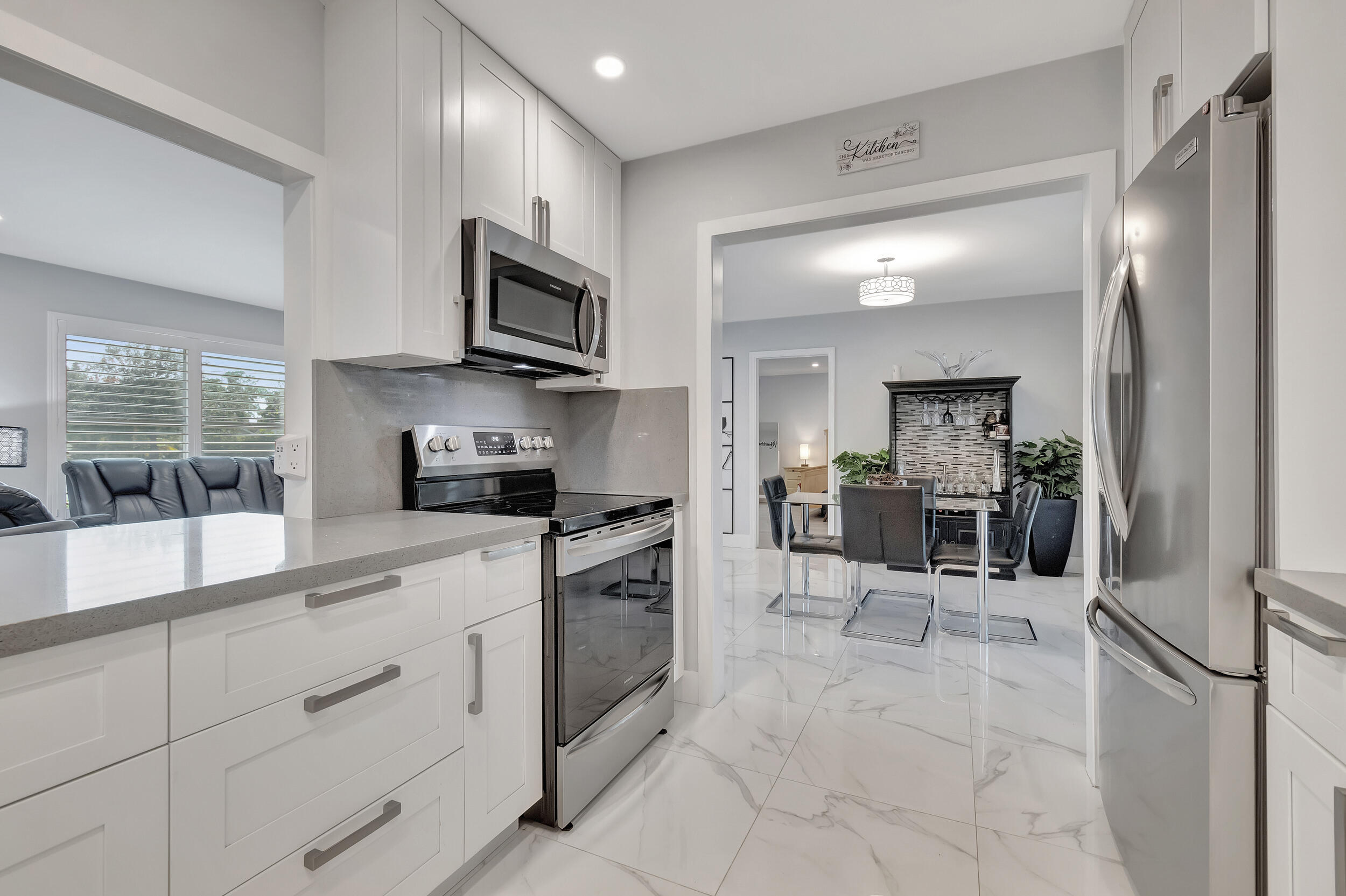 3623 Lone Pine Road Delray Beach, FL 33445 - Photo 26 of 95 Kitchen