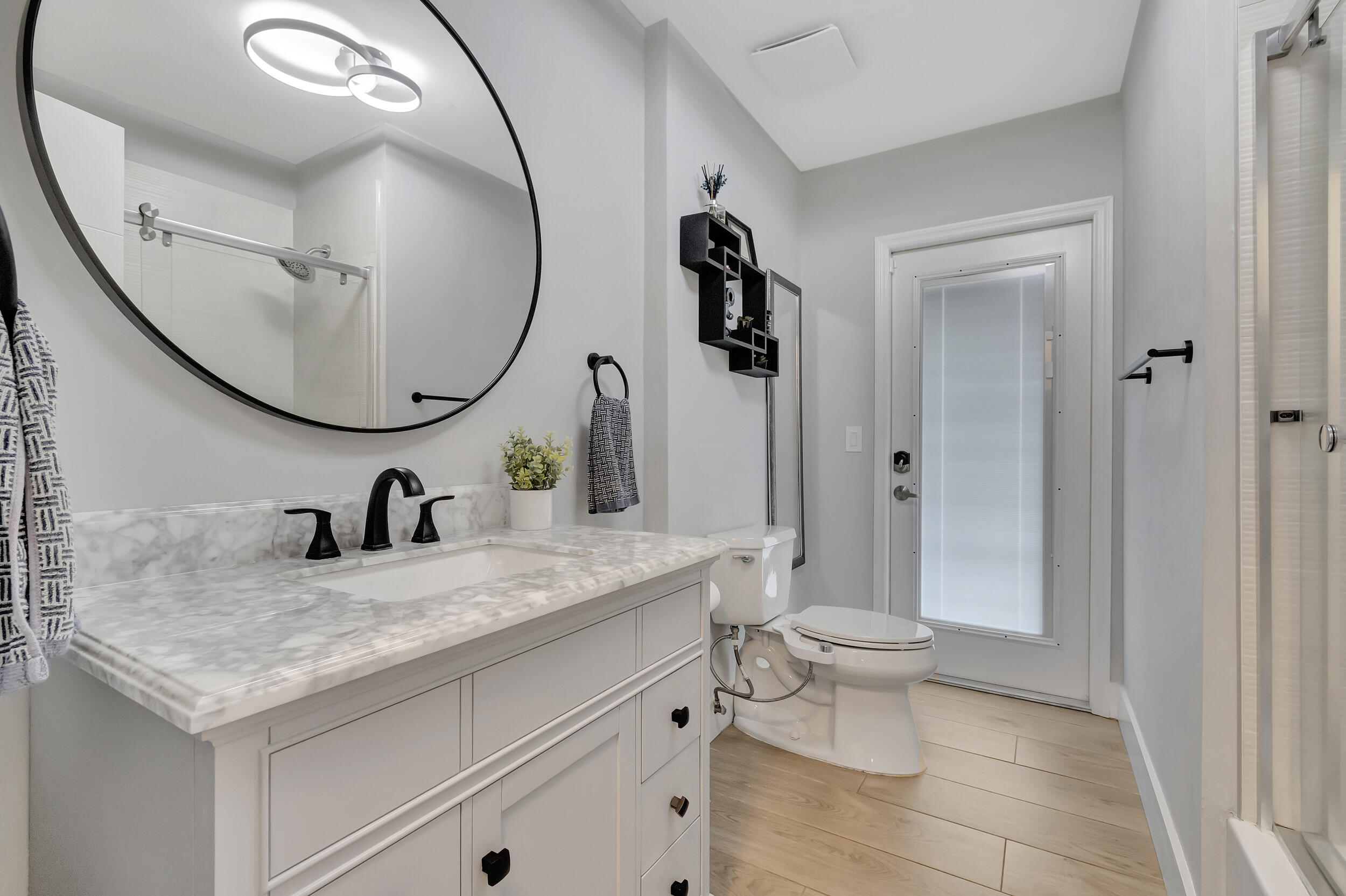 3623 Lone Pine Road Delray Beach, FL 33445 - Photo 29 of 95 2nd Bathroom