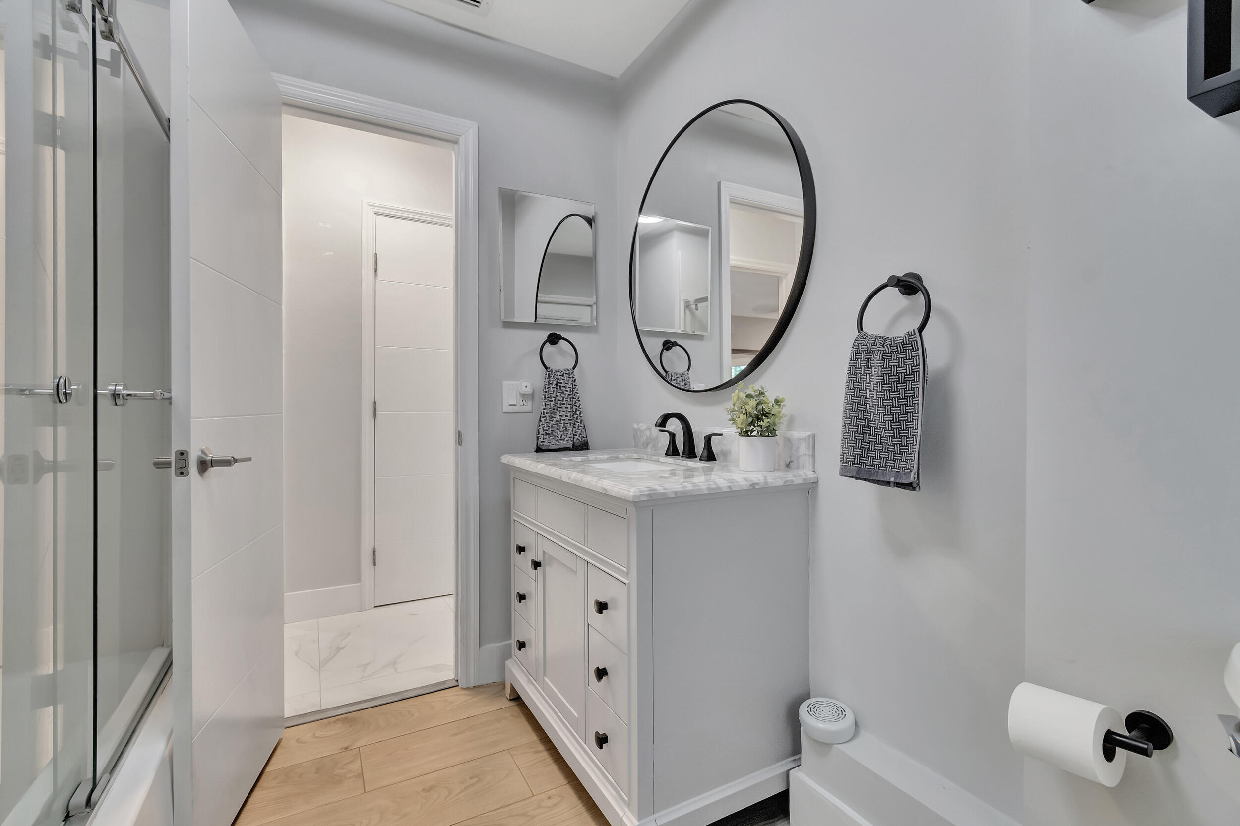 3623 Lone Pine Road Delray Beach, FL 33445 - Photo 30 of 95 2nd Bathroom