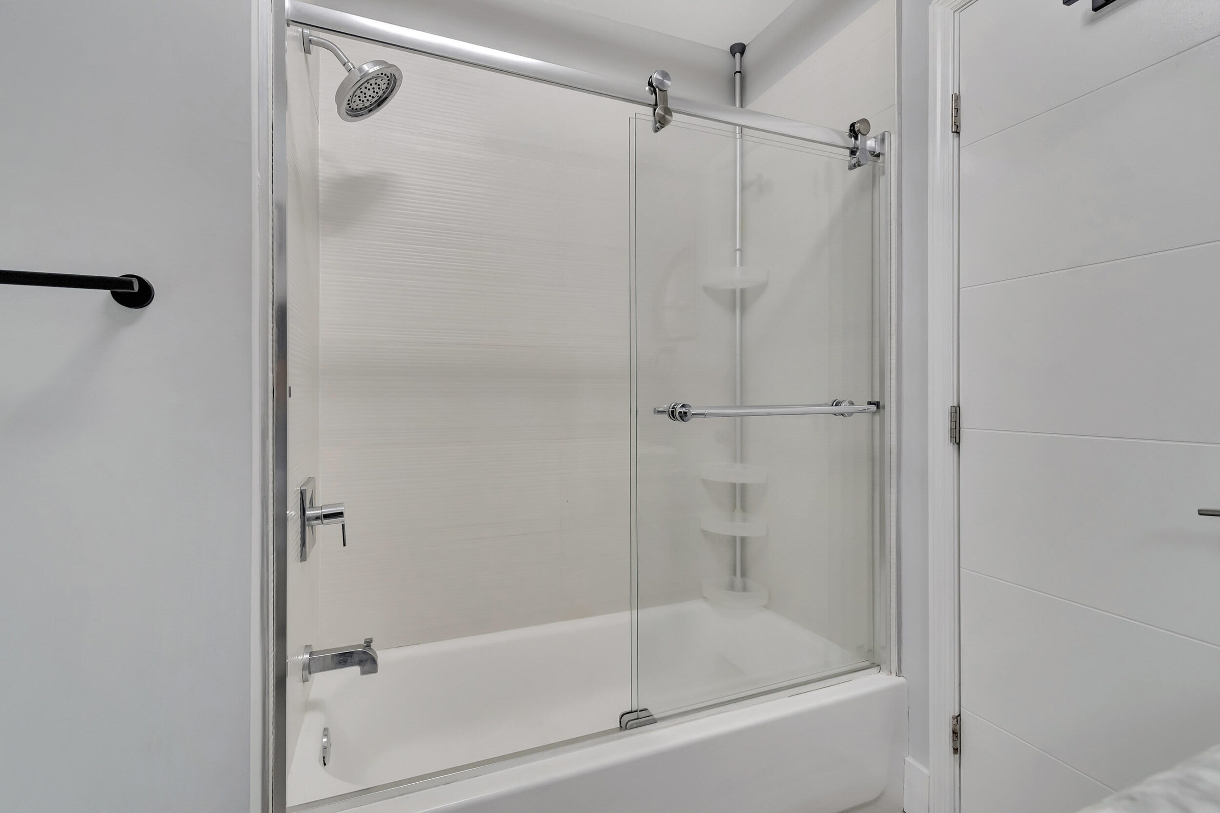 3623 Lone Pine Road Delray Beach, FL 33445 - Photo 31 of 95 2nd Bathroom