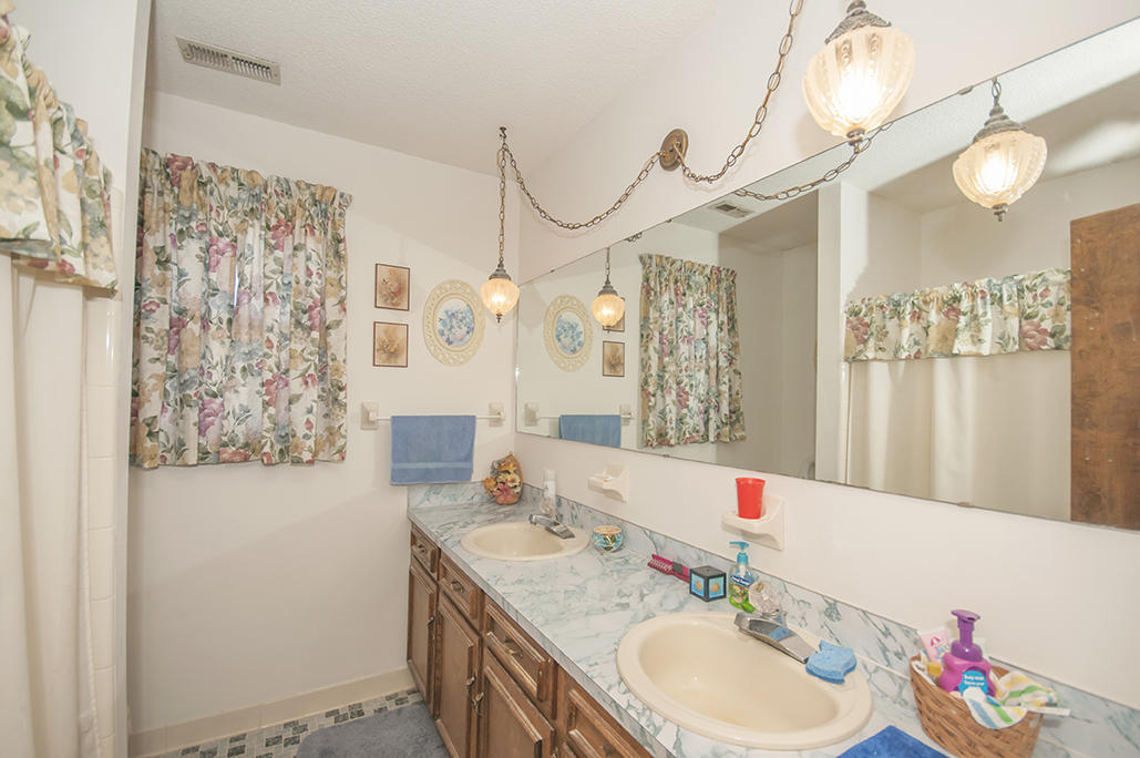 4759 State Road Ridgeville, SC 29472 - Photo 7 of 31 _DSC9096.jpg