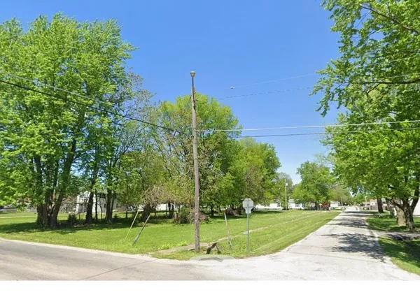$20,000 | 403 South 4th Street, Girard, IL 62640
