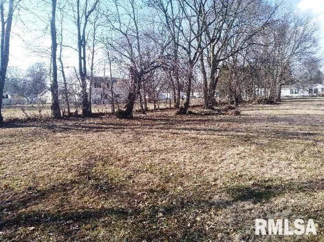 $20,000 | 403 South 4th Street, Girard, IL 62640