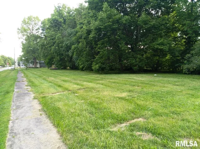 $20,000 | 403 South 4th Street, Girard, IL 62640