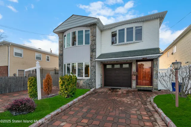$1,349,000 | 380 Gansevoort Boulevard | Manor Heights