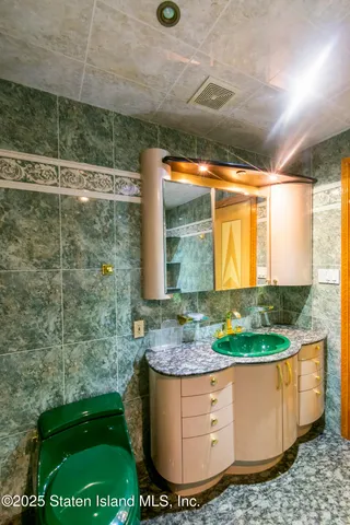 $1,349,000 | 380 Gansevoort Boulevard | Manor Heights