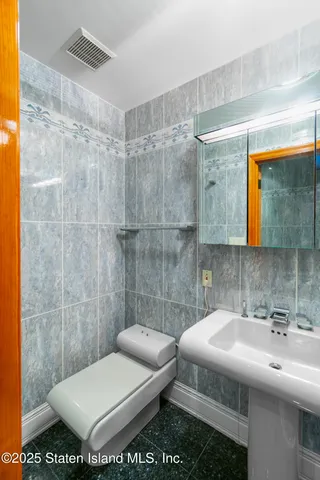 $1,349,000 | 380 Gansevoort Boulevard | Manor Heights