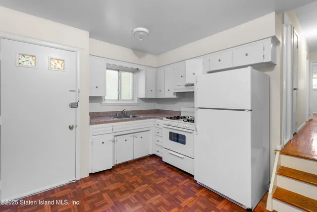 $1,349,000 | 380 Gansevoort Boulevard | Manor Heights