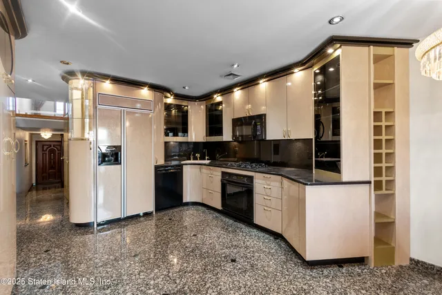 $1,349,000 | 380 Gansevoort Boulevard | Manor Heights