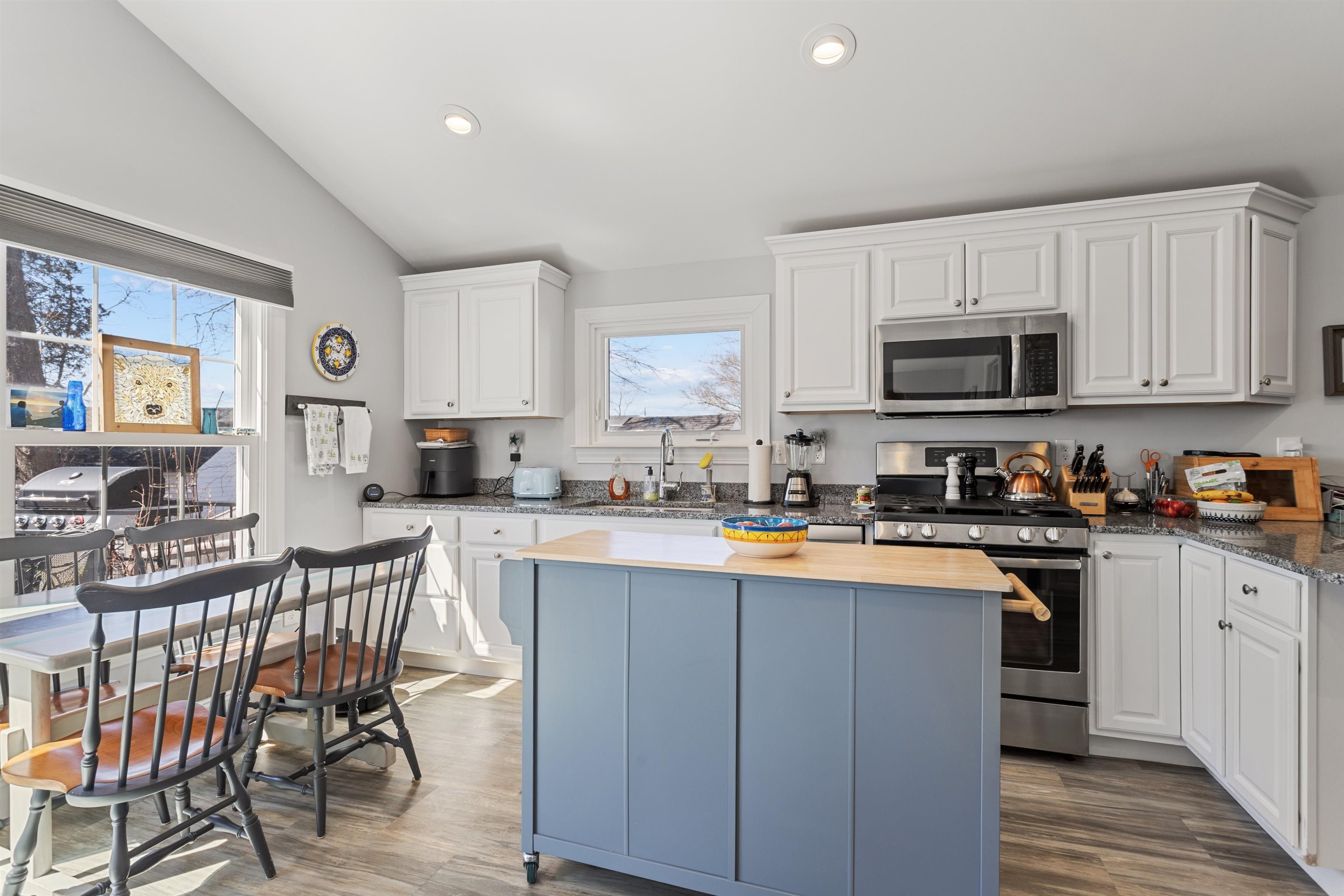 523 Winnacunnet Road Hampton, NH 03842 - Photo 4 of 29