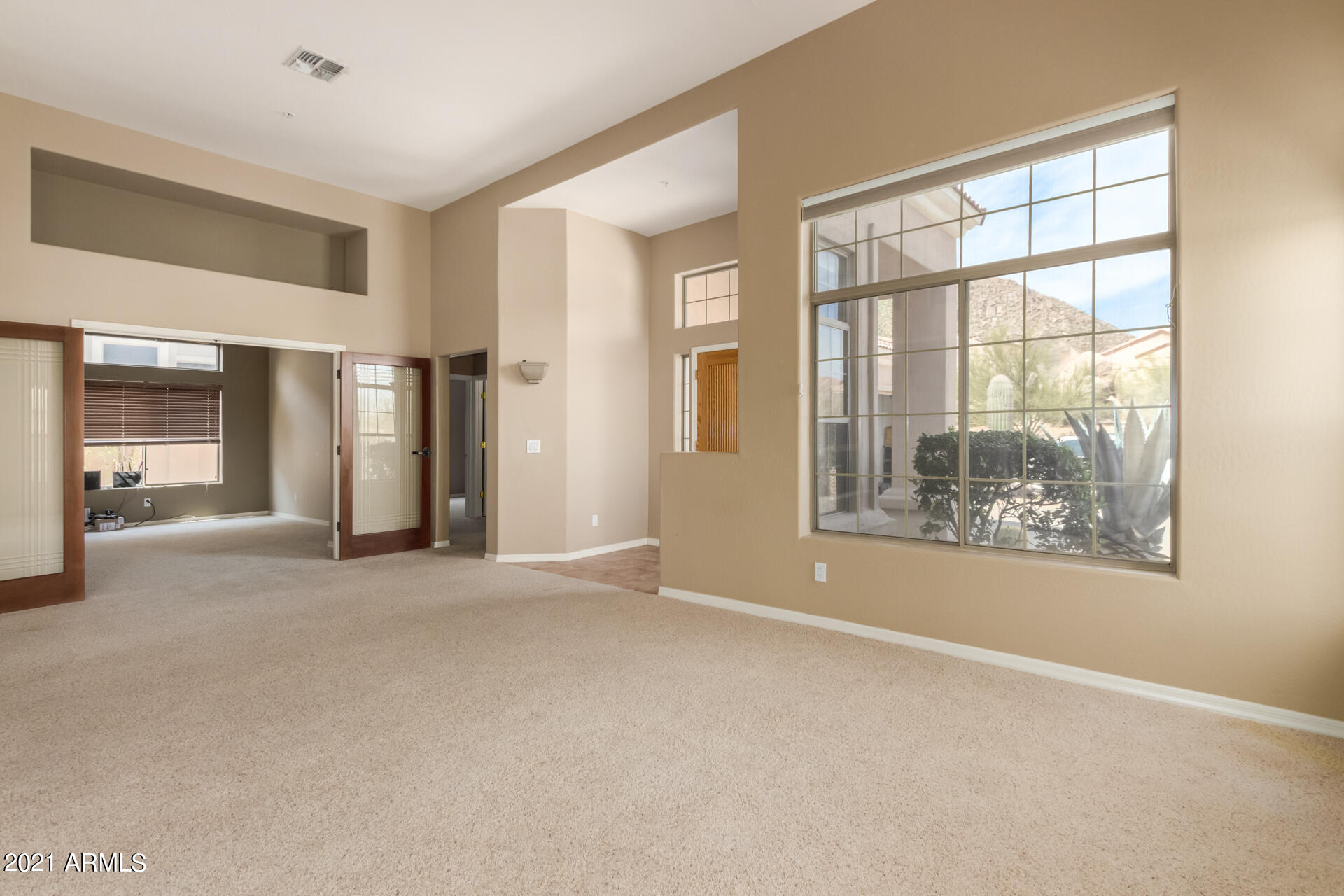 11547 East Ranch Gate Road Scottsdale, AZ 85255 - Photo 5 of 34 Living rom