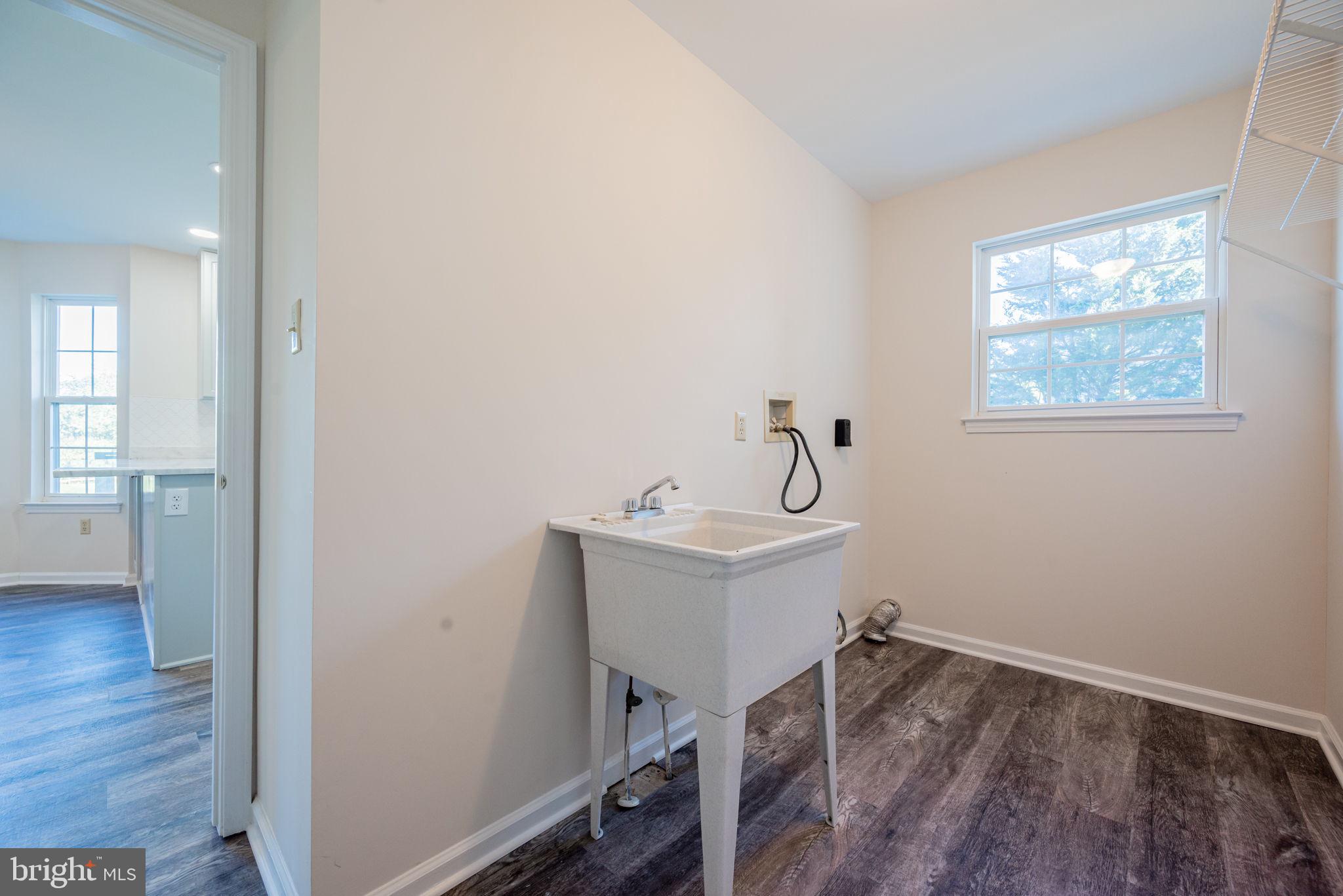 218 Sheats Lane Middletown, DE 19709 - Photo 34 of 52 Mud/Laundry Room