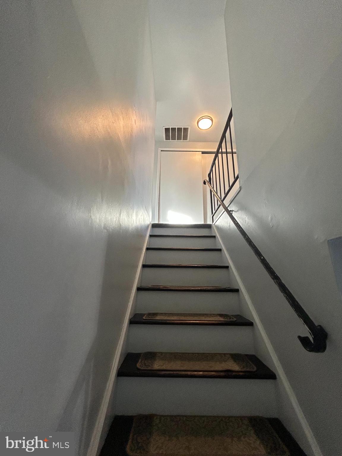 9 Radcliff Place Willingboro, NJ 08046 - Photo 7 of 13 a view of entryway